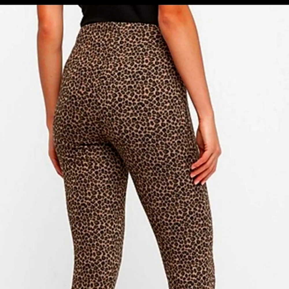 NEW Express Highwood Jacquard Leopard Leggings